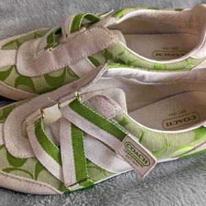 Coach Logo Juli.  White and Green.  Women's 7m